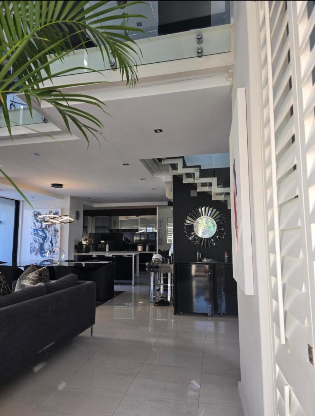 Luxury Penthouse With Private Pool *